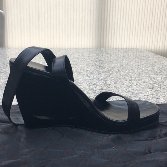 Gucci ankle strap platforms in black - Picture 6 of 8
